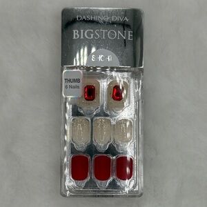 Dashing Diva Bigstone Short Length Press-On Nails - Helene (bright red, silver)